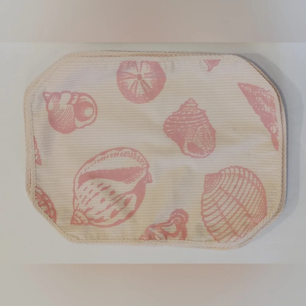 (8) Bahama Hand Prints Seersucker Placemats Shell & Pineapple --2 Sets of 4